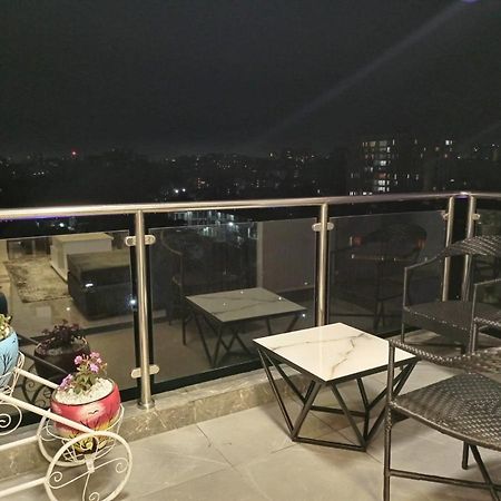 Stayrest Safari Tours New 3 Bedroom Apartments In Kilimani Nairobi With Rooftop Pool Εξωτερικό φωτογραφία