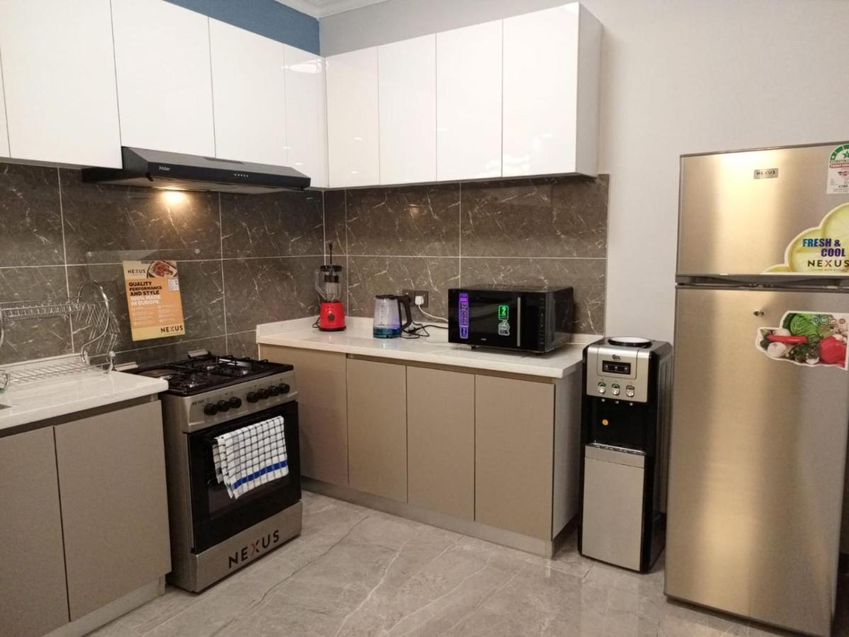 Stayrest Safari Tours New 3 Bedroom Apartments In Kilimani Nairobi With Rooftop Pool Εξωτερικό φωτογραφία