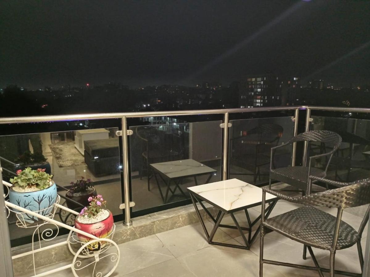 Stayrest Safari Tours New 3 Bedroom Apartments In Kilimani Nairobi With Rooftop Pool Εξωτερικό φωτογραφία