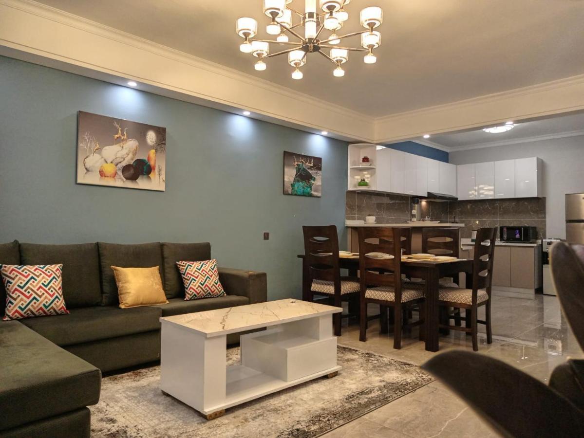 Stayrest Safari Tours New 3 Bedroom Apartments In Kilimani Nairobi With Rooftop Pool Εξωτερικό φωτογραφία
