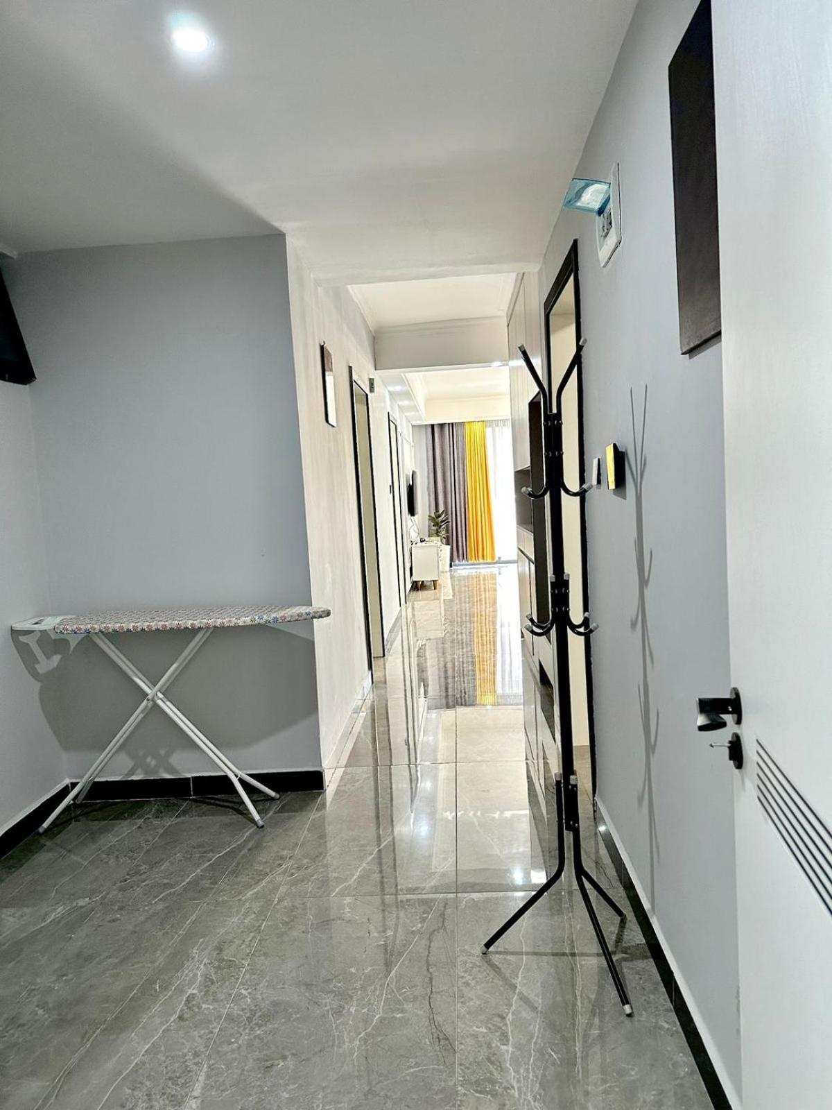 Stayrest Safari Tours New 3 Bedroom Apartments In Kilimani Nairobi With Rooftop Pool Εξωτερικό φωτογραφία